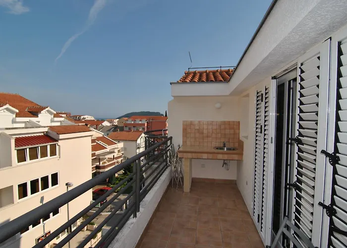 Rossa Apartments